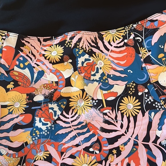 The North Face Printed EA Arque 3” Short Floral Multicolor size Medium - Picture 5 of 6